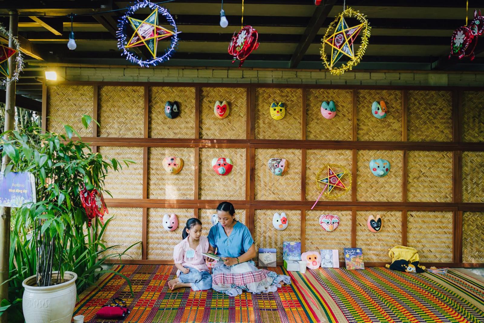 Reading workshop with handmade masks and lanterns
