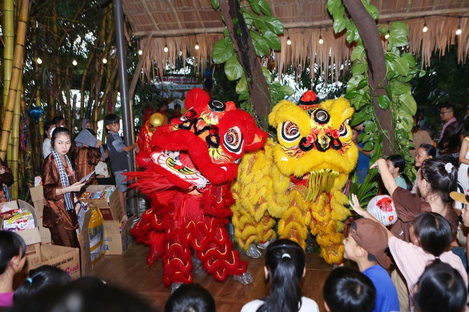 Lion dance performance at the Mid-Autumn festival