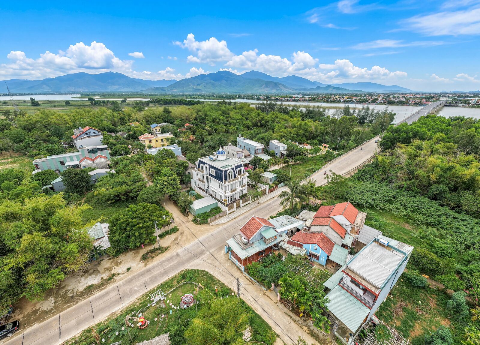 The lanes and houses of Triem Tay from the air