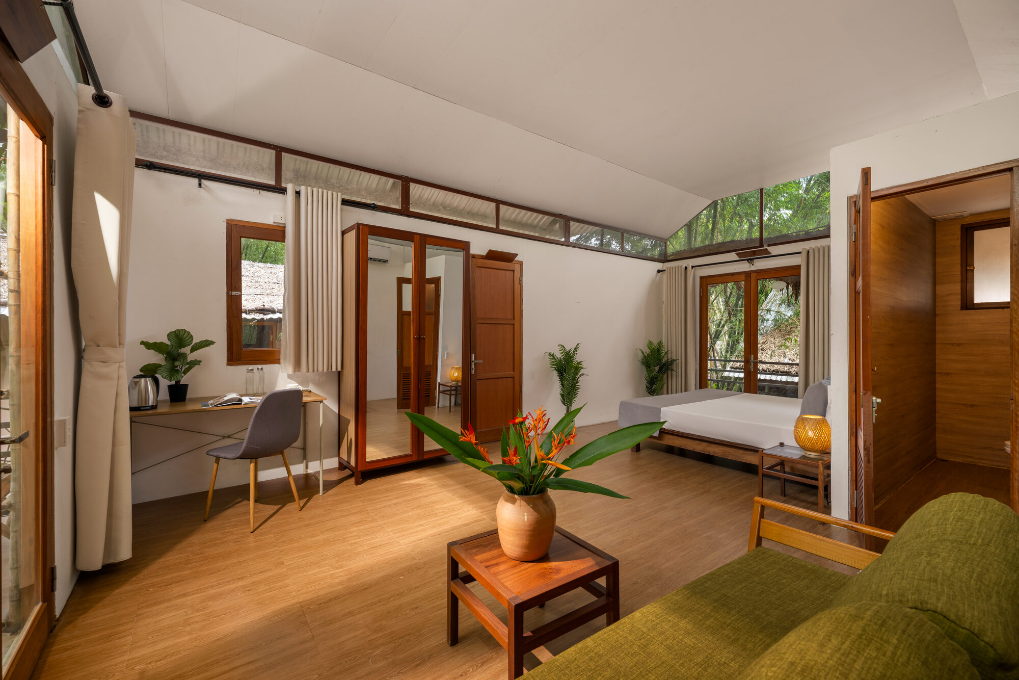 Signature Deck Room