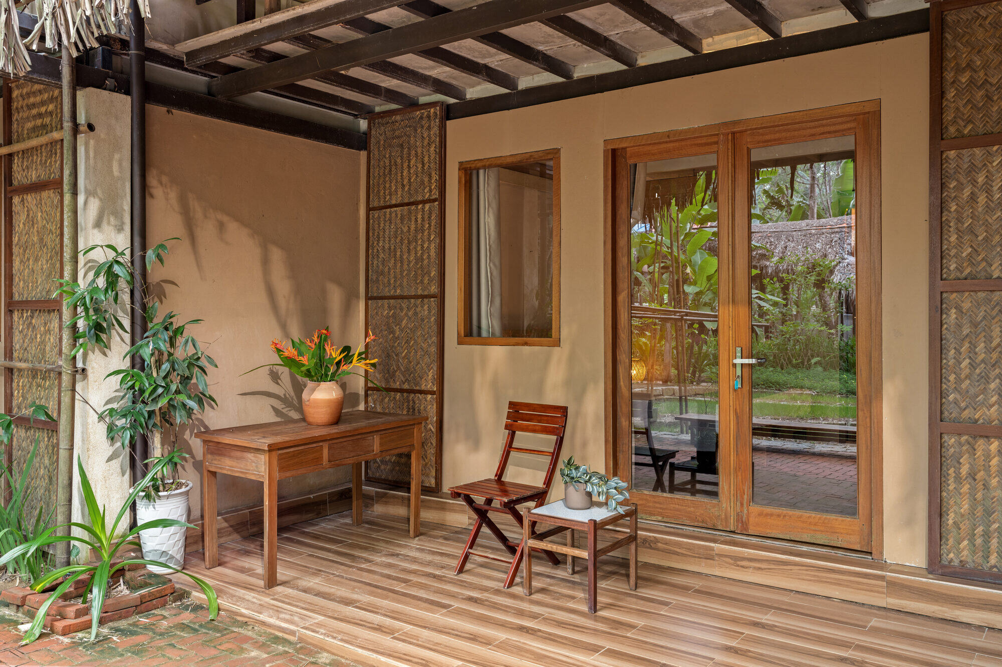 Village Garden Room — 8